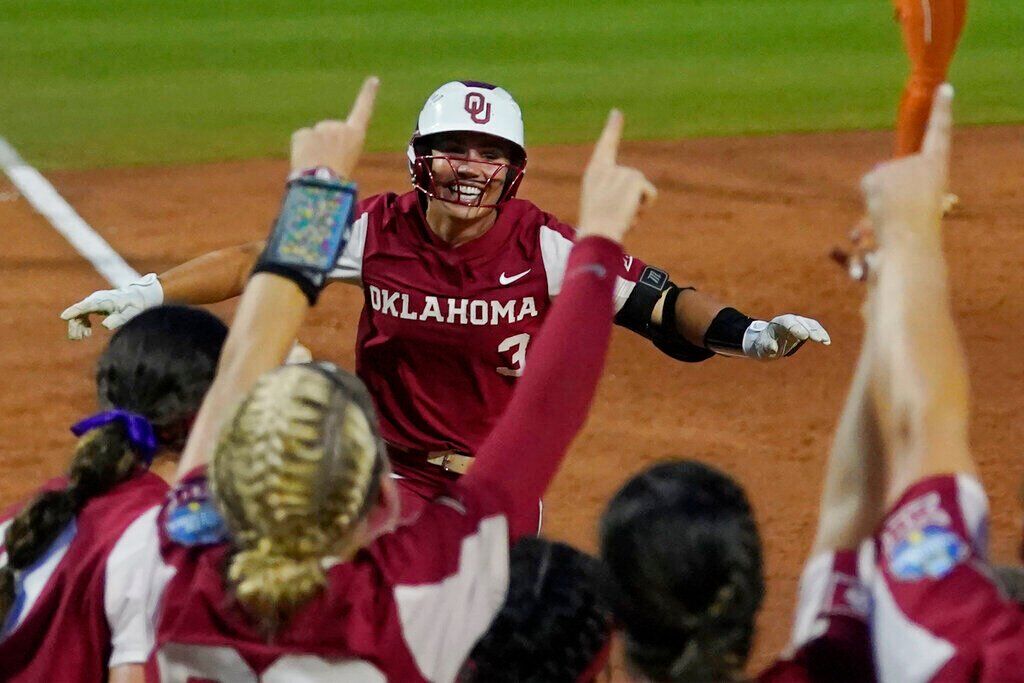WCWS Oklahoma Texas Softball